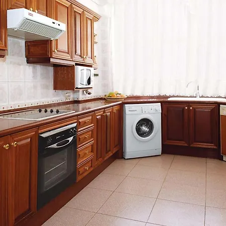 Villa Sleeps 6 Air Con Wifi